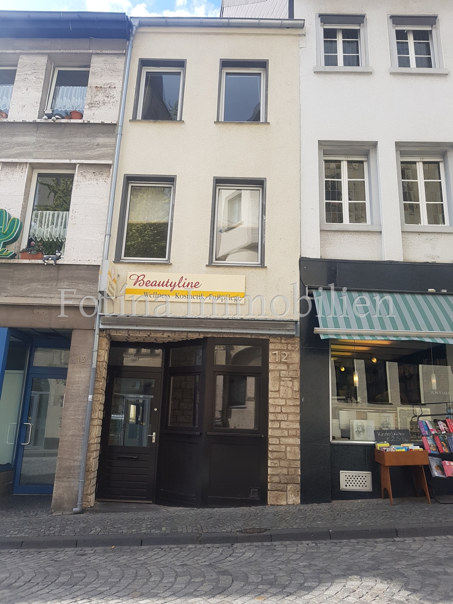 Hausansicht Mehrfamilienhaus M�nchengladbach