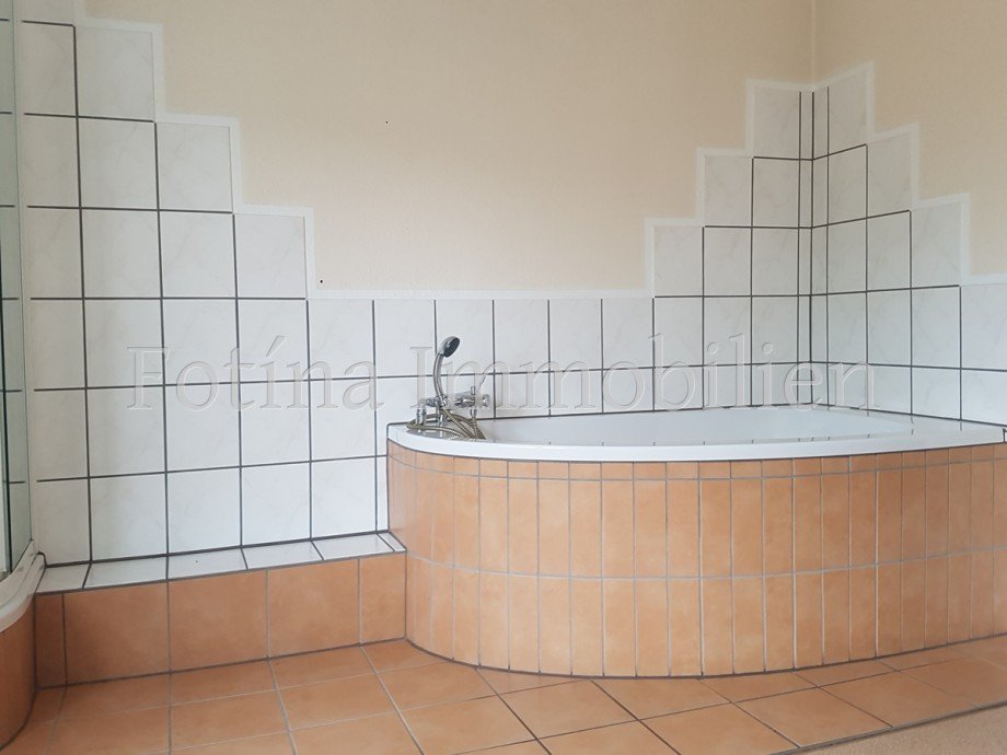 Badewanne Mehrfamilienhaus M�nchengladbach