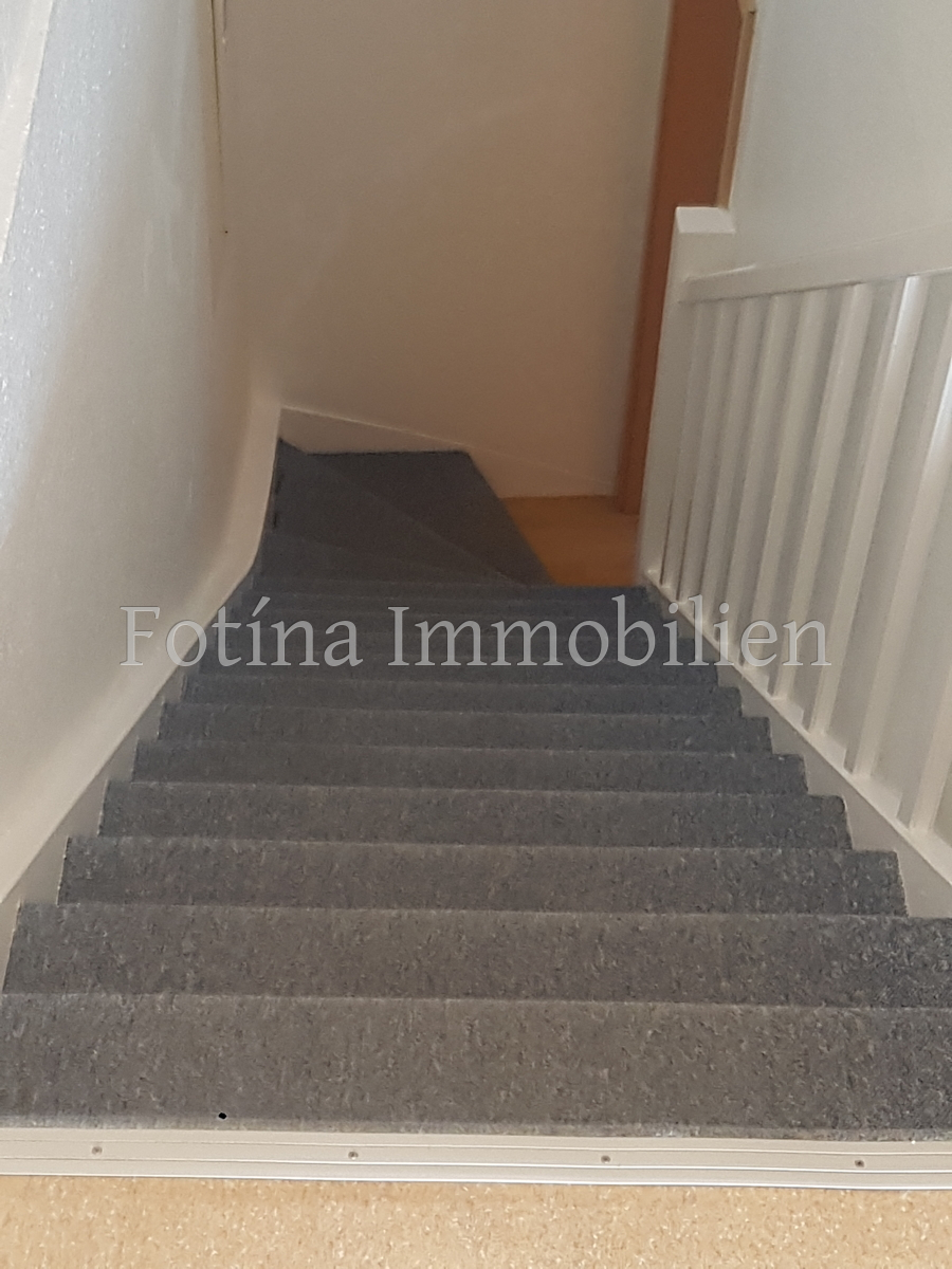 Innentreppe Mehrfamilienhaus M�nchengladbach