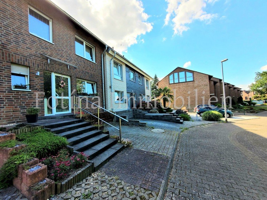 Hausansicht von vorne Reihenmittelhaus M�nchengladbach