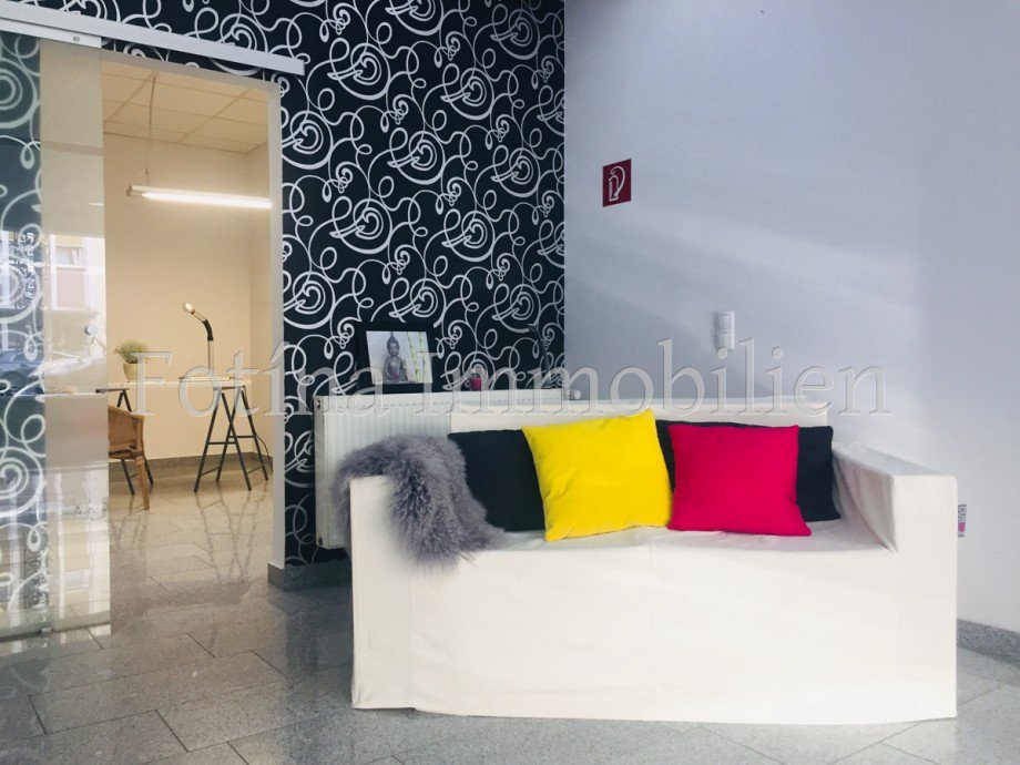 Zugang zum Back Area Ladenlokal M�nchengladbach