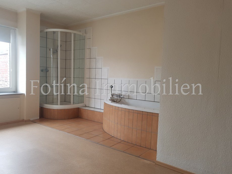 1OG Badezimmer Mehrfamilienhaus M�nchengladbach