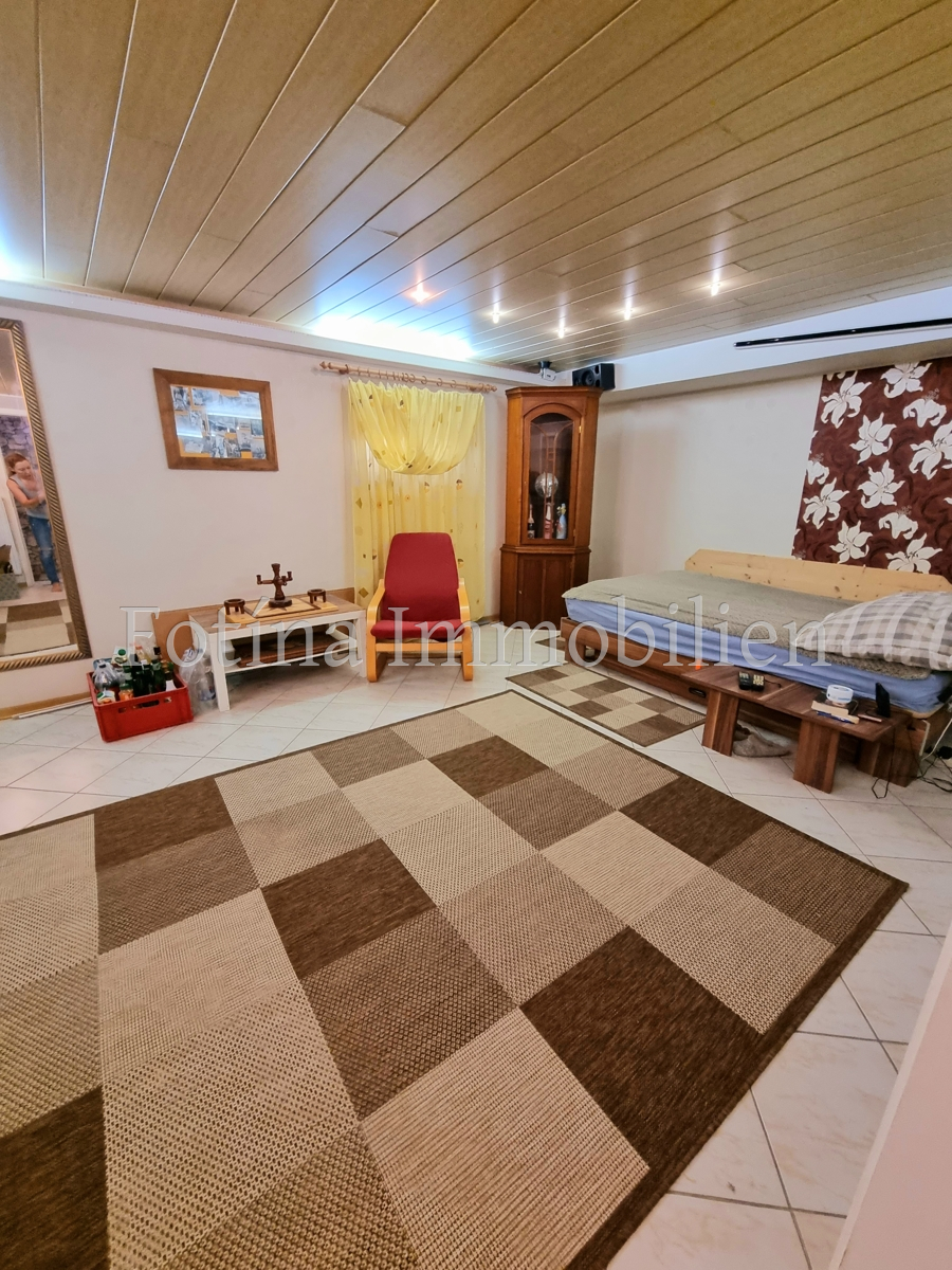 G�stezimmer KG Reihenmittelhaus M�nchengladbach