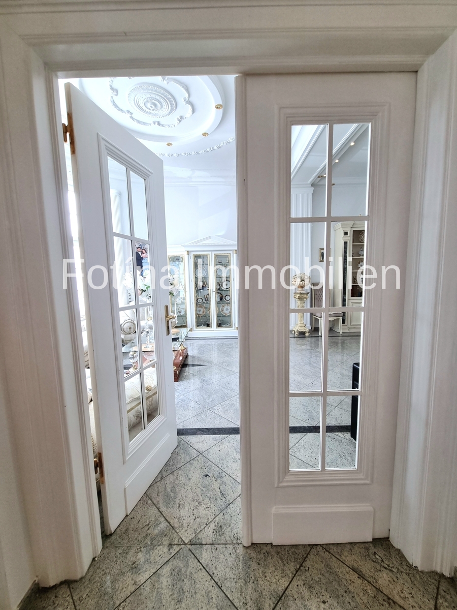 Entr�e zum Salon Mehrfamilienhaus M�nchengladbach