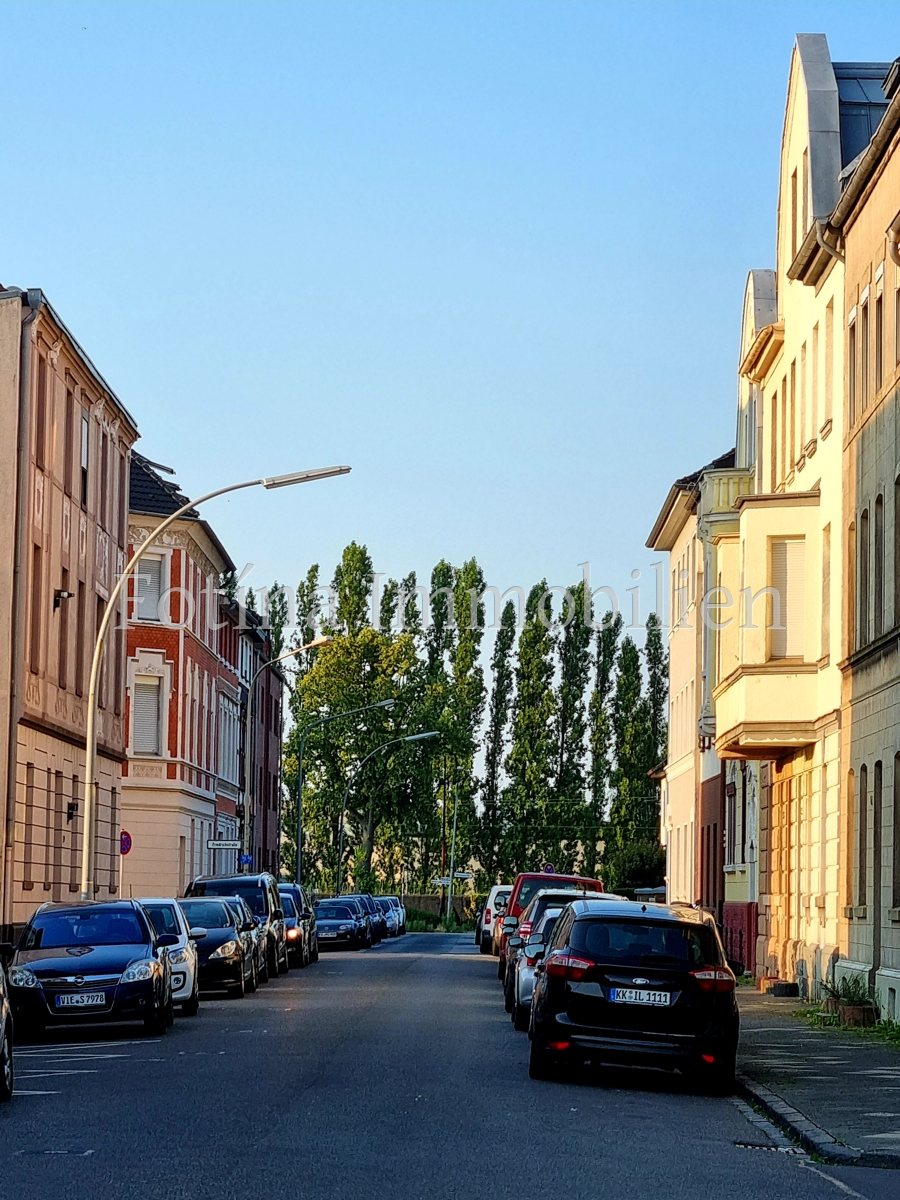 Stra�enansicht Mehrfamilienhaus Viersen / D�lken