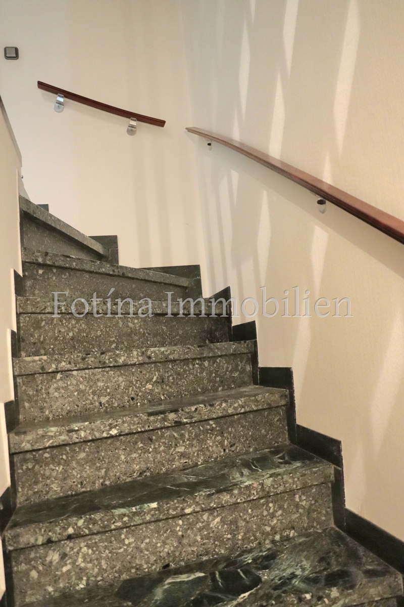 Treppe zum Keller Reihenhaus M�nchengladbach