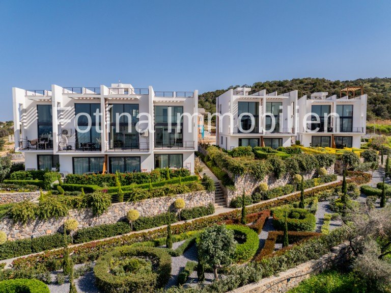  Esentepe, Kyrenia - Kyrenia Etagenwohnung Einzugsbereit! Stilvolle Penth�user mit Panoramablick auf das Meer & die Berge! DIREKT am Meer!