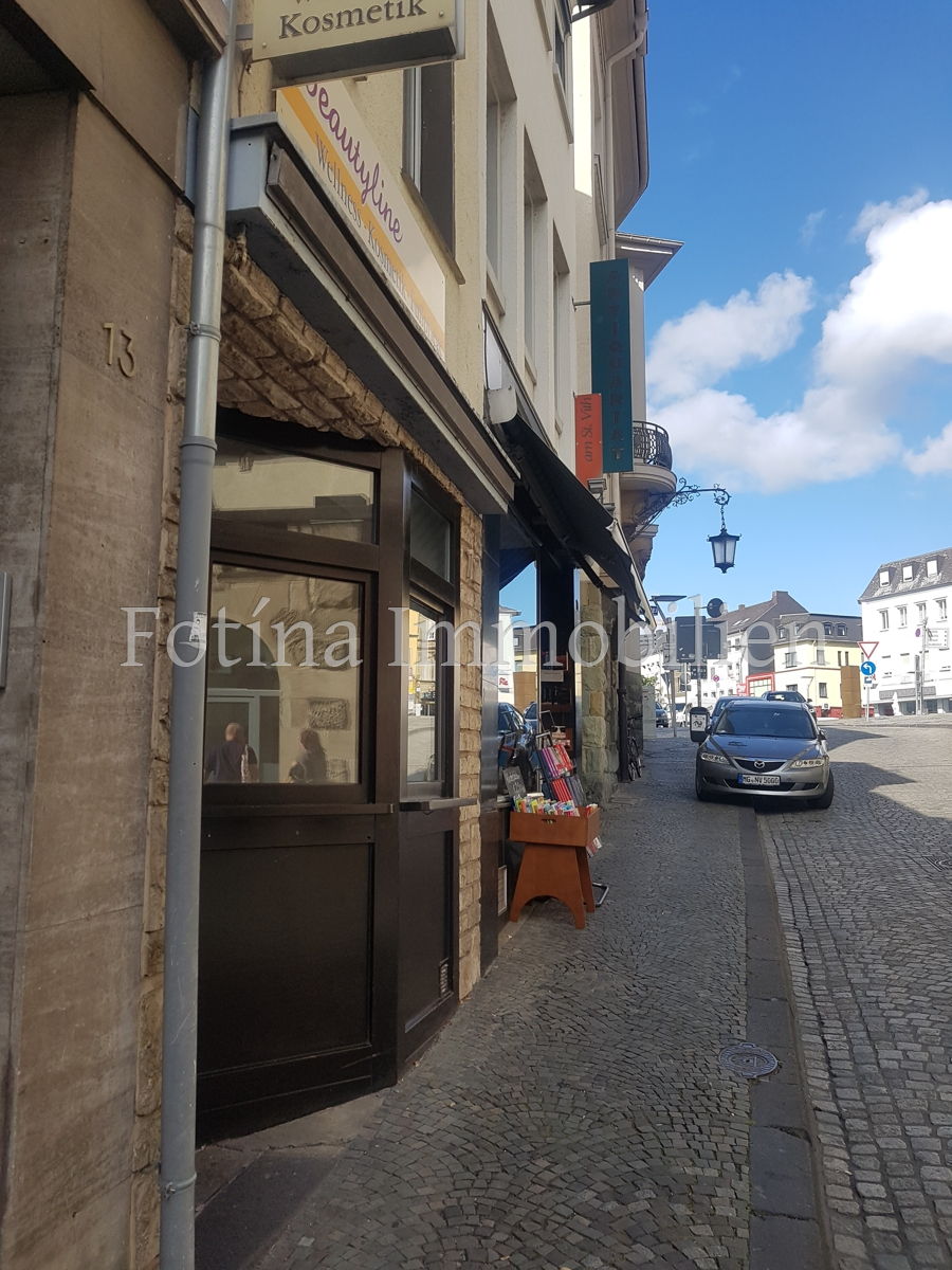 Blick von der T�r Mehrfamilienhaus M�nchengladbach