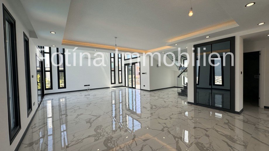  Villa Karsiyaka, Girne