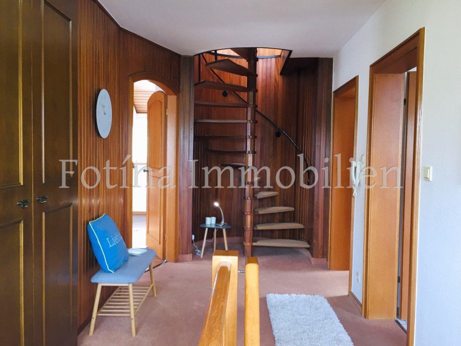 Aufgang zum Giebelbereich 1 Maisonettewohnung M�nchengladbach / Schm�lderpark