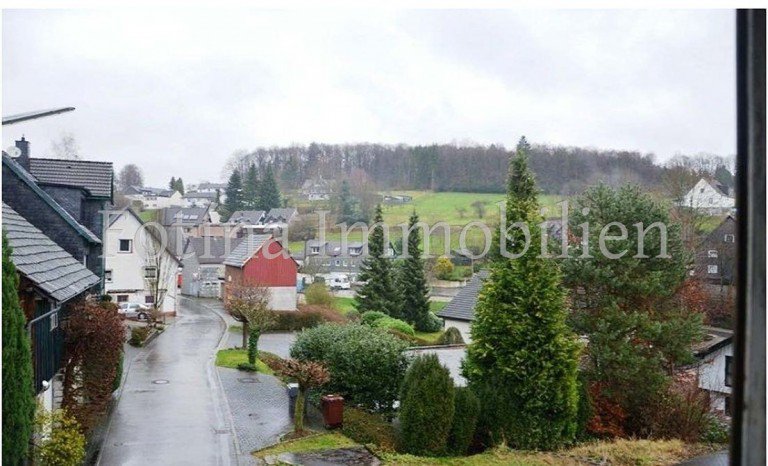 Ausblick.png Gummersbach Doppelhaush�lfte Ein,-Zweifamilienhaus mit Einliegerwohnung in guter Lage !