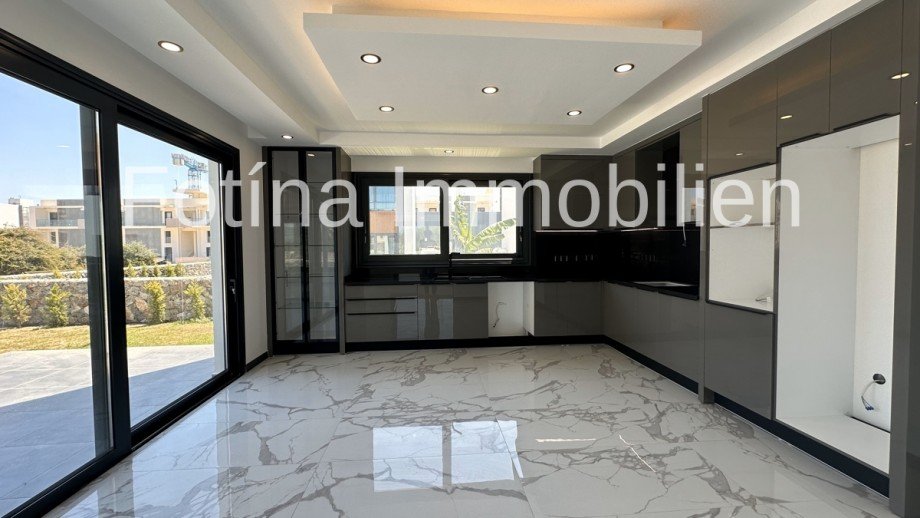  Villa Karsiyaka, Girne