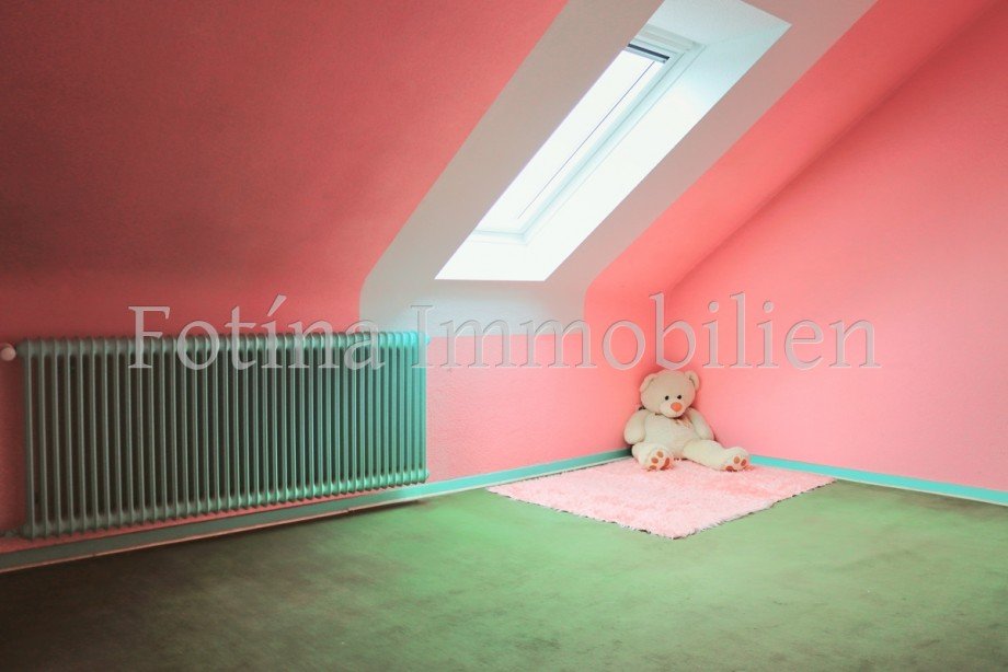 Zimmer 4 im DG Reihenhaus M�nchengladbach