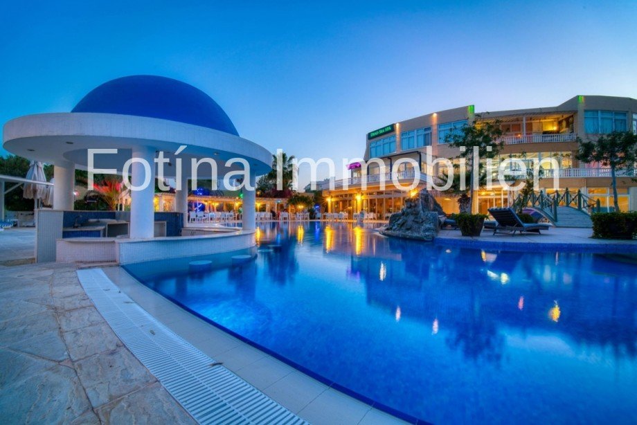 6 Etagenwohnung Long Beach Iskele