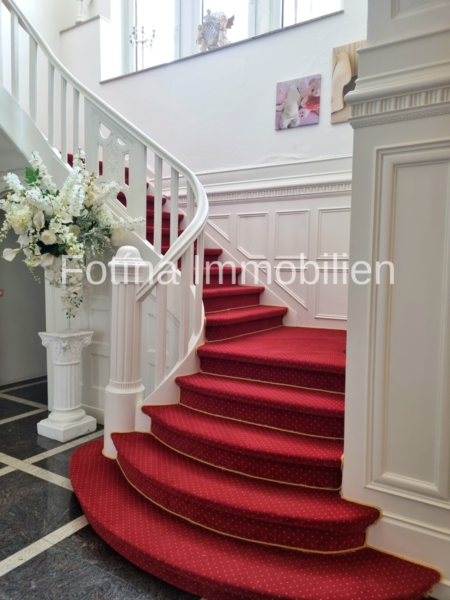 Originaltreppe EG-Residenz Mehrfamilienhaus M�nchengladbach