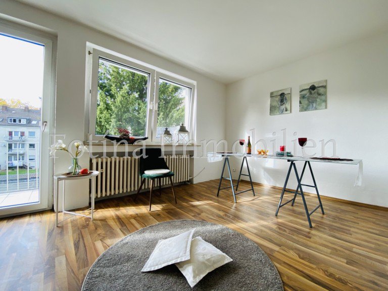 Willkommen! M�nchengladbach / Hardterbroich-Pesch Maisonettewohnung Maisonette Wohnung mit Balkon, Garage, renoviert und bezugsfrei!