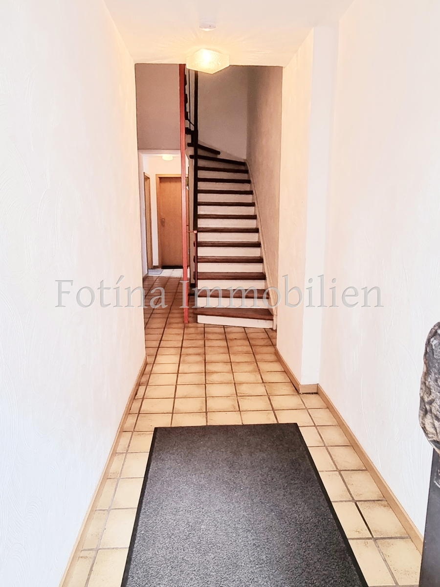 Eingangsflur Mehrfamilienhaus Viersen / D�lken