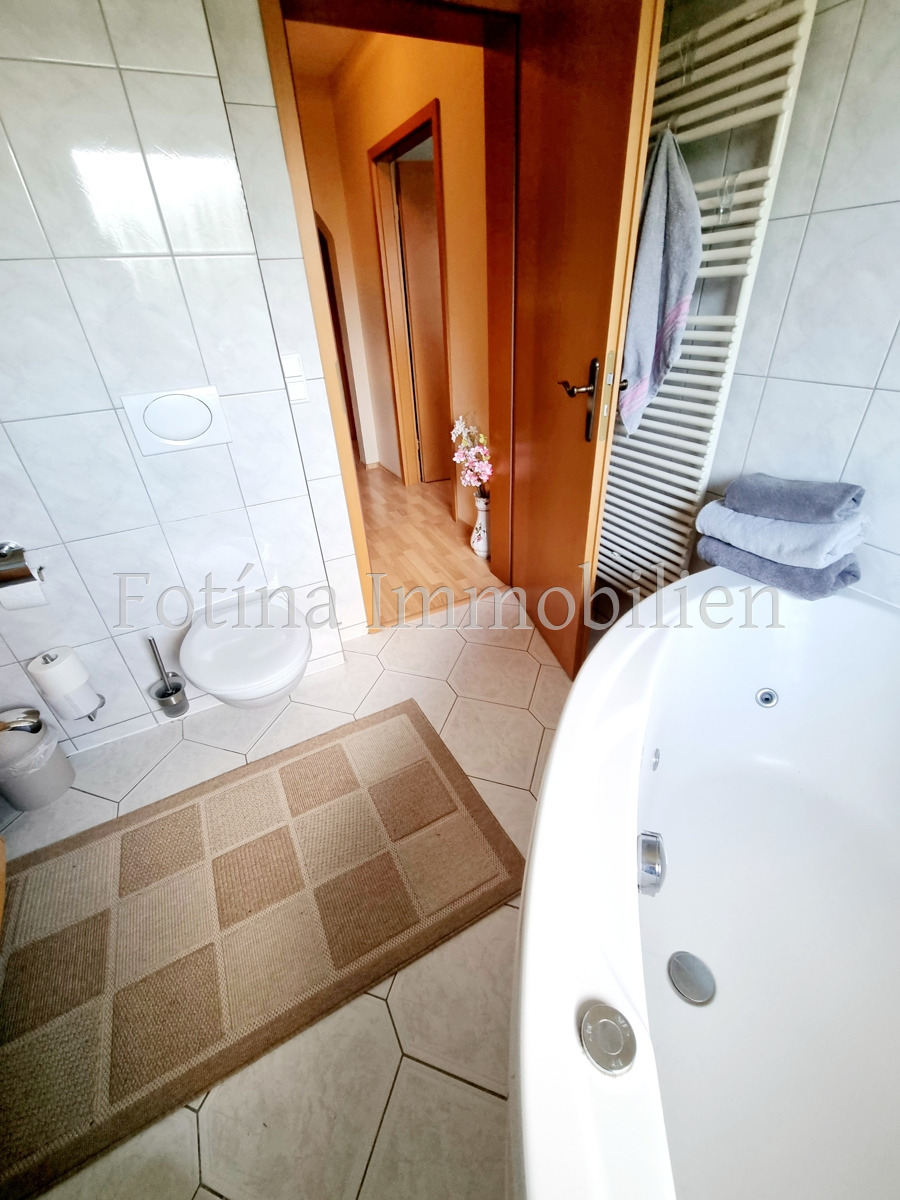 Badezimmer OG Reihenmittelhaus M�nchengladbach
