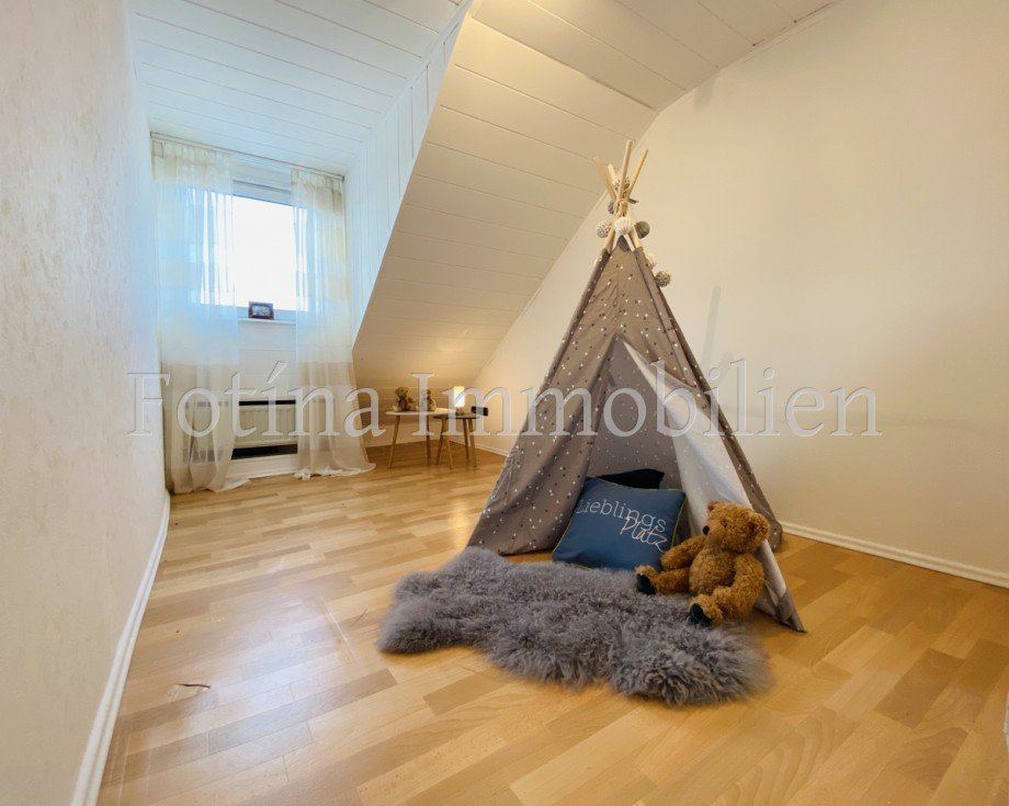 Kinder, G�ste, B�ro Mehrfamilienhaus M�nchengladbach / Waldhausen