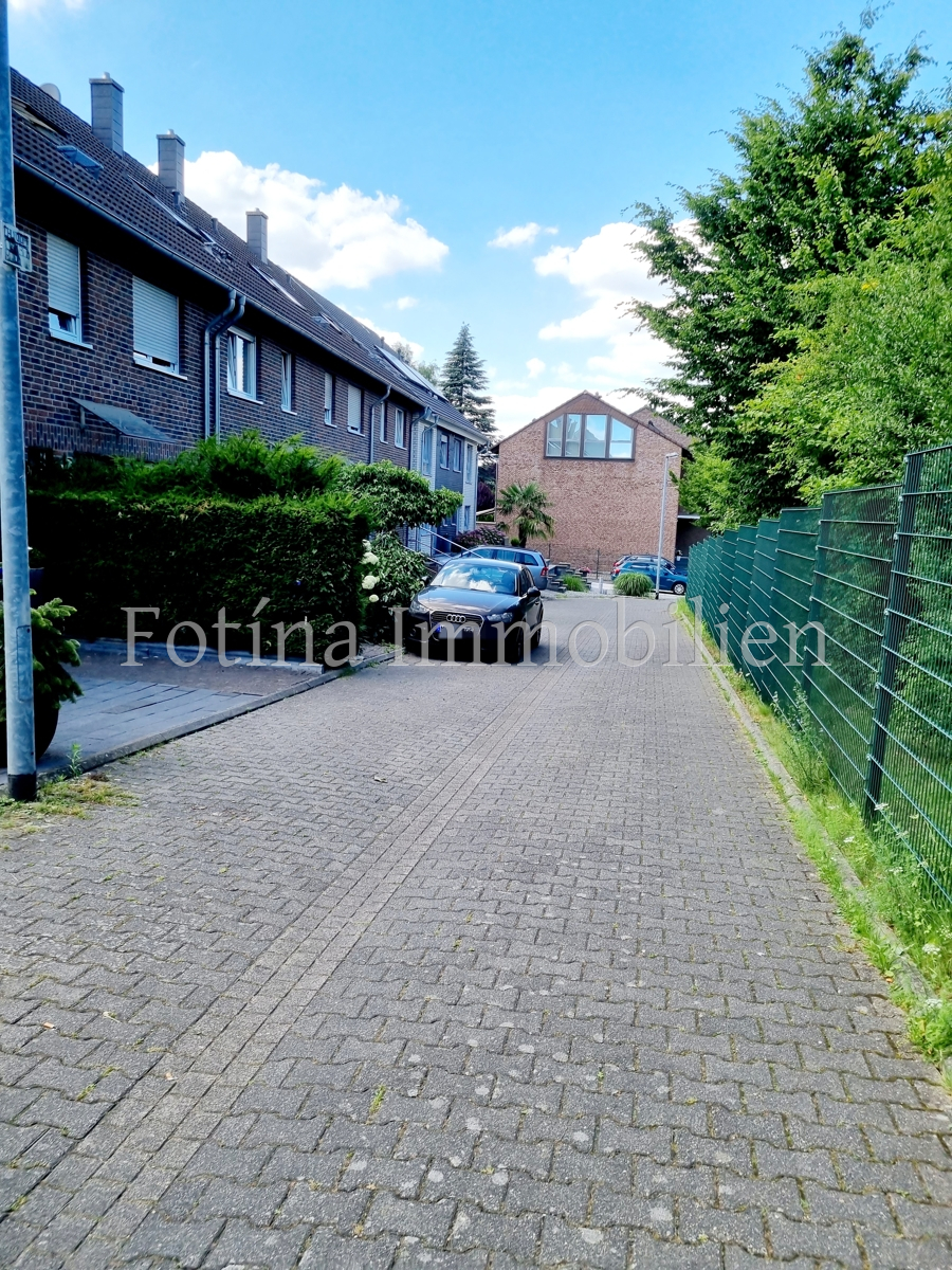 Hausansicht von vorne Reihenmittelhaus M�nchengladbach