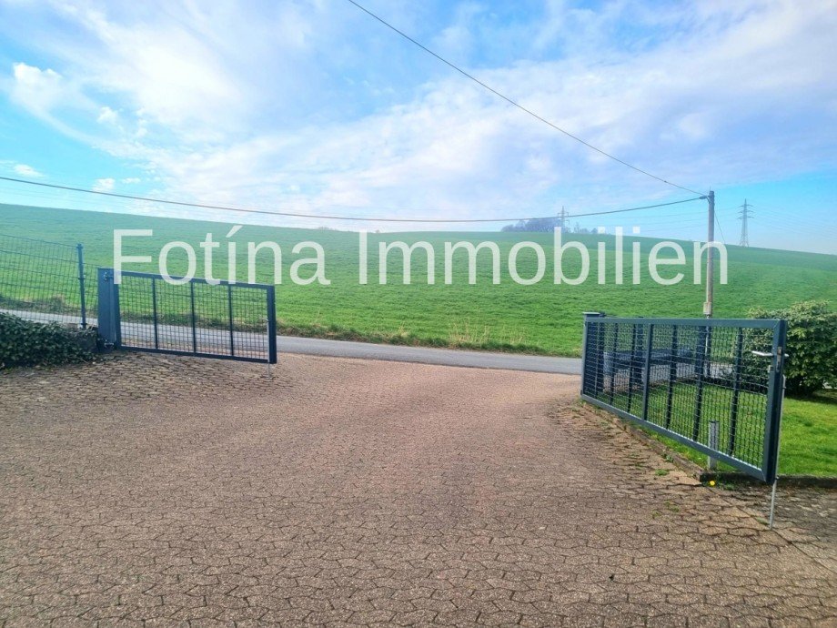 20 Zweifamilienhaus Wipperf�rth