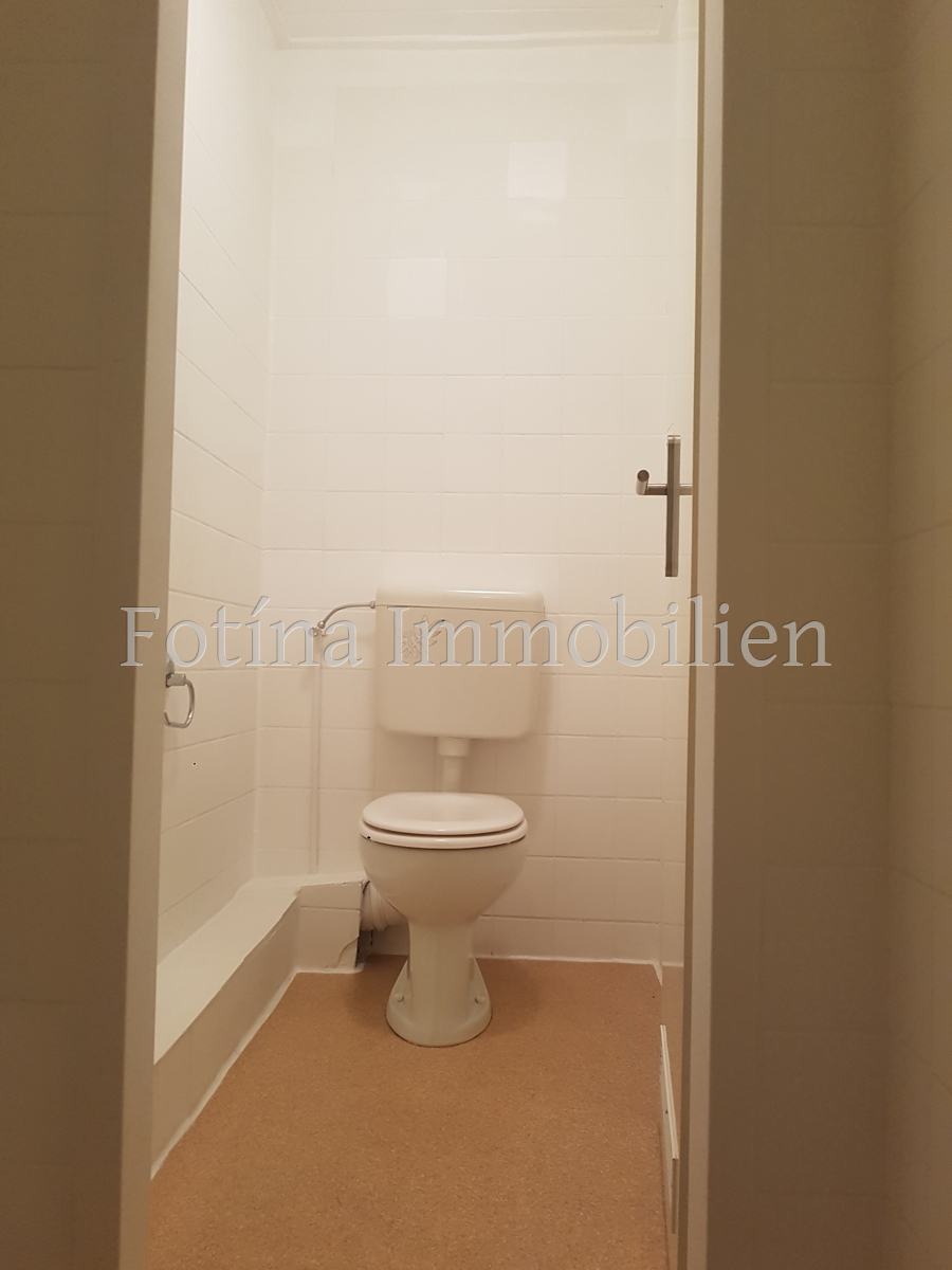 WC Mehrfamilienhaus M�nchengladbach