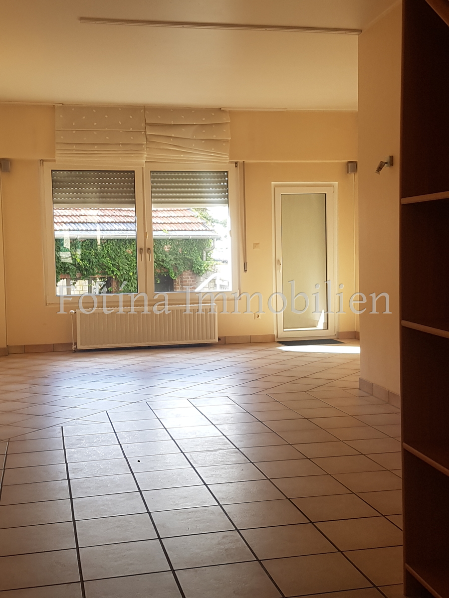 EG. Zimmer Mehrfamilienhaus M�nchengladbach