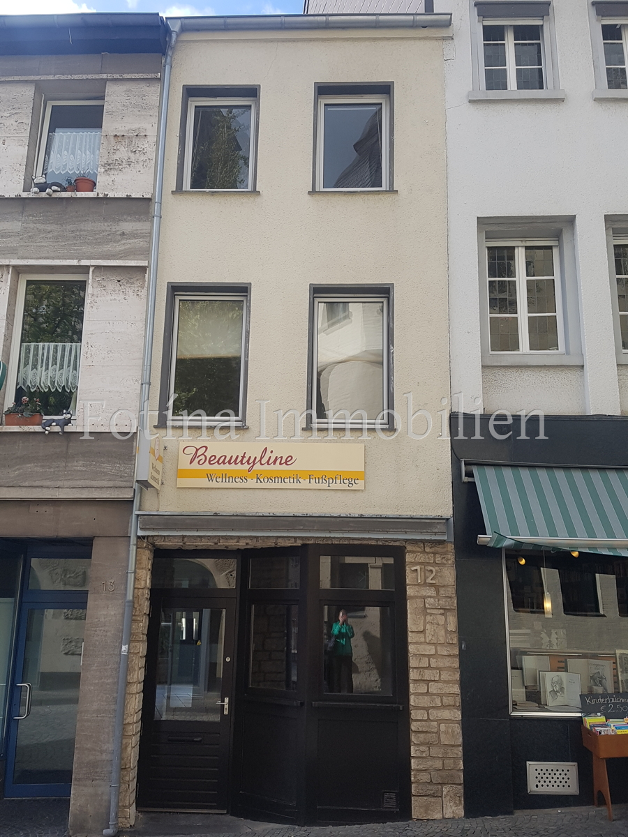 Hausansicht Mehrfamilienhaus M�nchengladbach