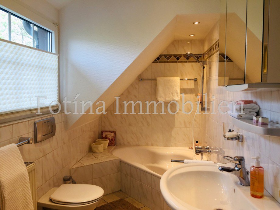 Tageslicht Bad 1 Ebene Maisonettewohnung M�nchengladbach / Schm�lderpark