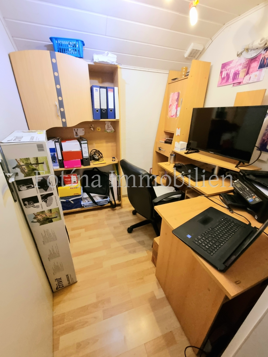 B�roraum KG Reihenmittelhaus M�nchengladbach