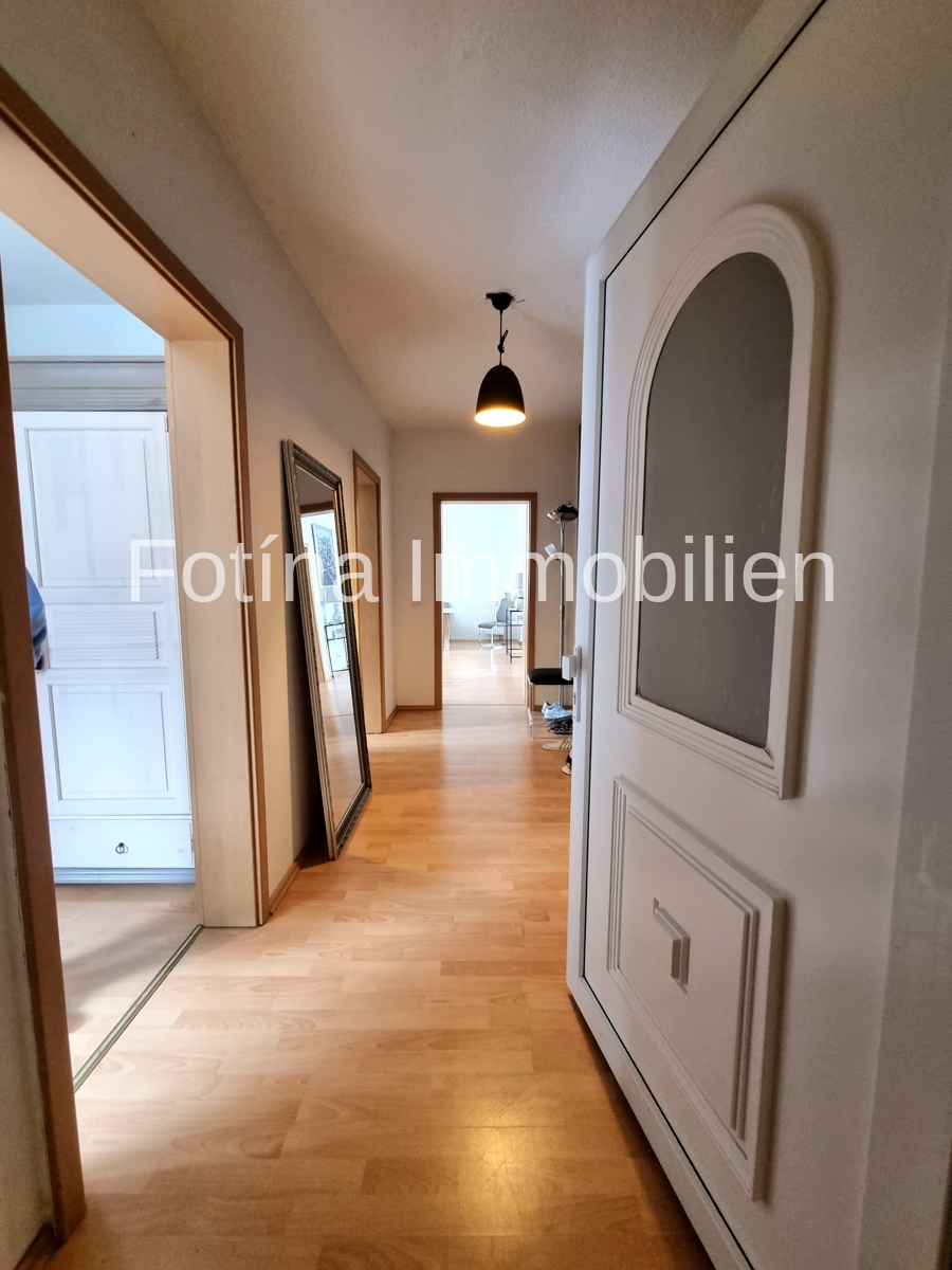 Wohnung OG Mehrfamilienhaus D�sseldorf