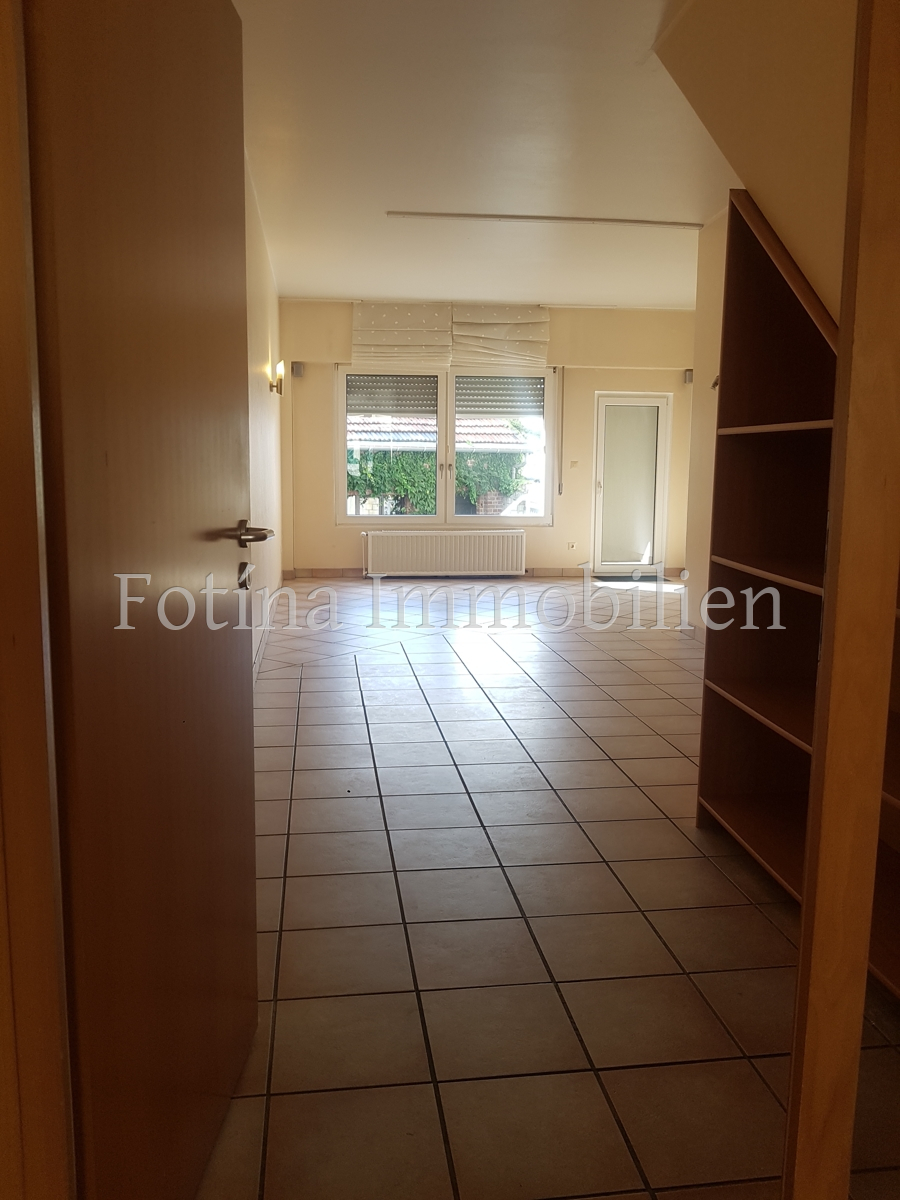 EG.Zimmer Mehrfamilienhaus M�nchengladbach