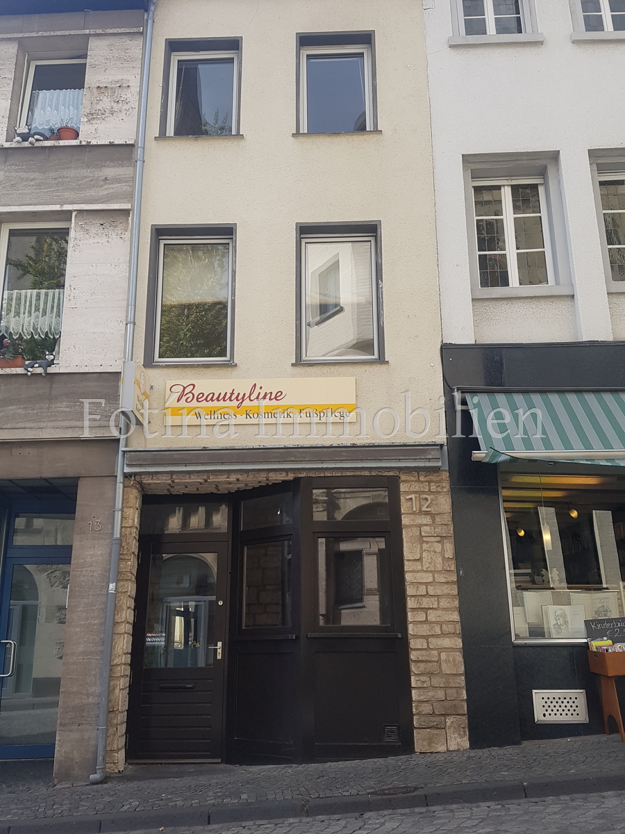 Hausansicht Mehrfamilienhaus M�nchengladbach