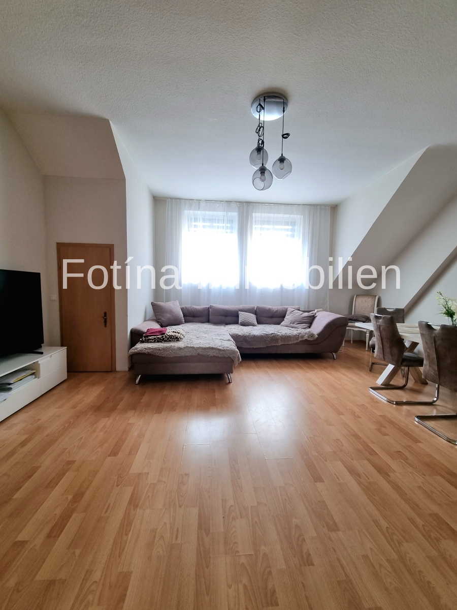 Wohnzimmer OG-Whg Mehrfamilienhaus M�nchengladbach