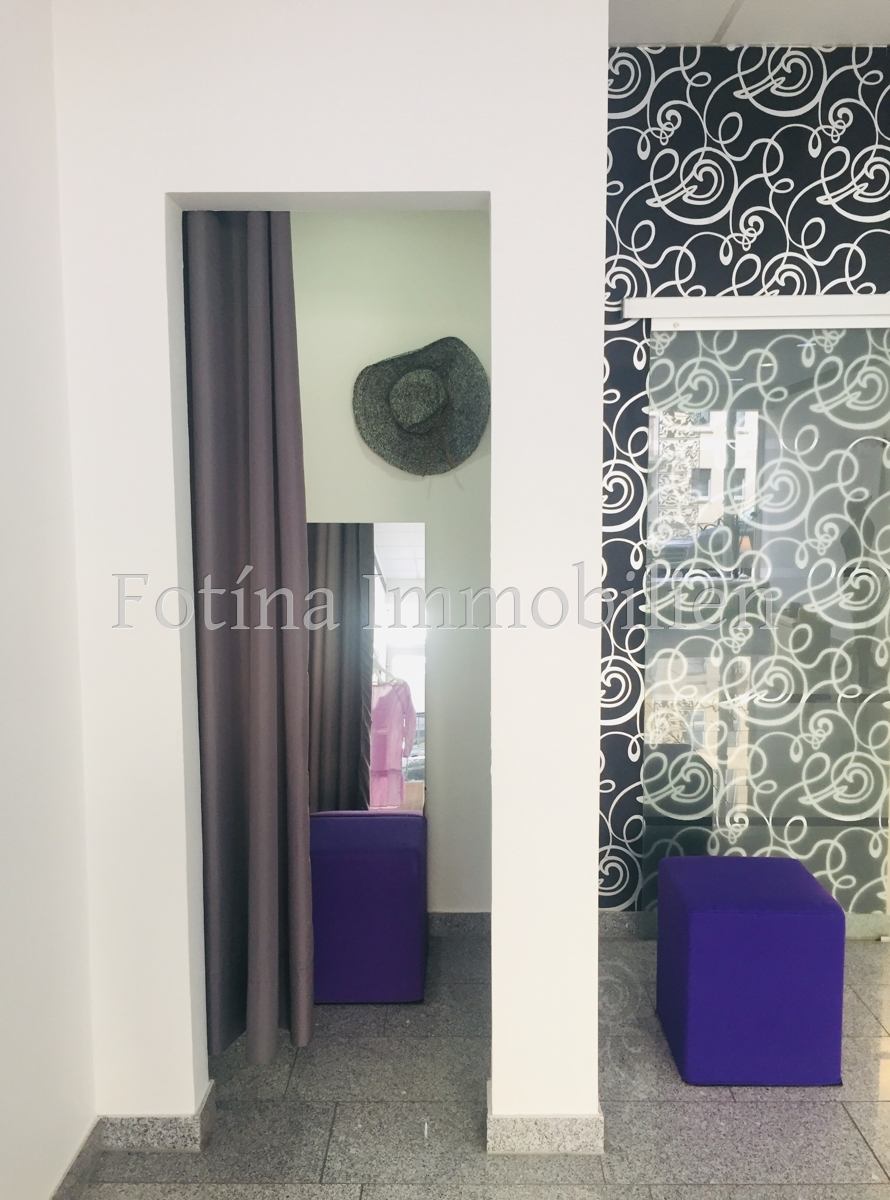 Umkleidekabine Ladenlokal M�nchengladbach
