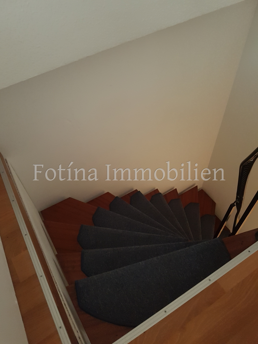 Innentreppe Mehrfamilienhaus M�nchengladbach