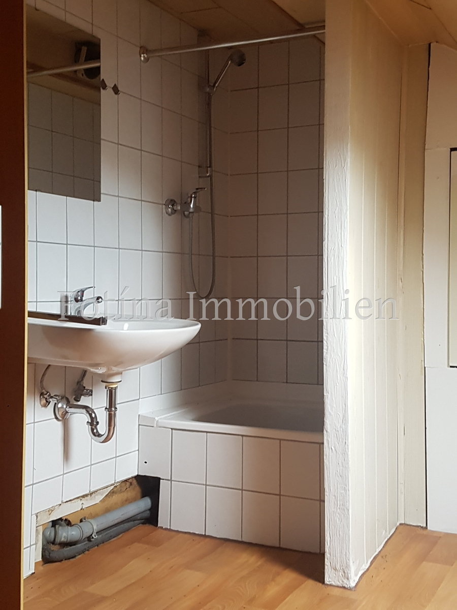 2OG.Badezimmer Mehrfamilienhaus M�nchengladbach